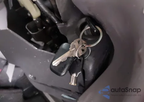 1999 Honda Cr-V z USA, uszkodzony, nr VIN RD2505005503